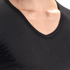 Olaf Benz RED1601 V-Shirt (Low) 107419/8000 T-Shirt, Baumwoll-Stretch, Schwarz, Black 7 Olaf Benz RED1601 V-Shirt (Low) 107419/8000 T-Shirt, Baumwoll-Stretch, Schwarz, Black -MR Wasch Geschaft 241652 norm3